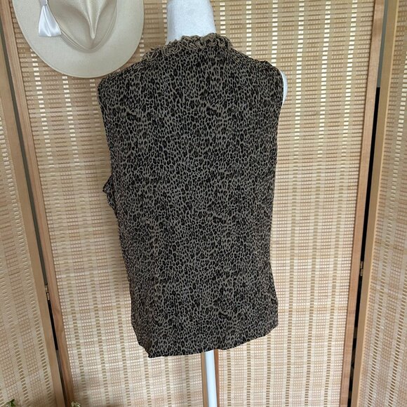 Leopard Print Sleeveless Blouse With Ruffle Trim By Robbie Bee 00% Silk - Picture 5 of 8